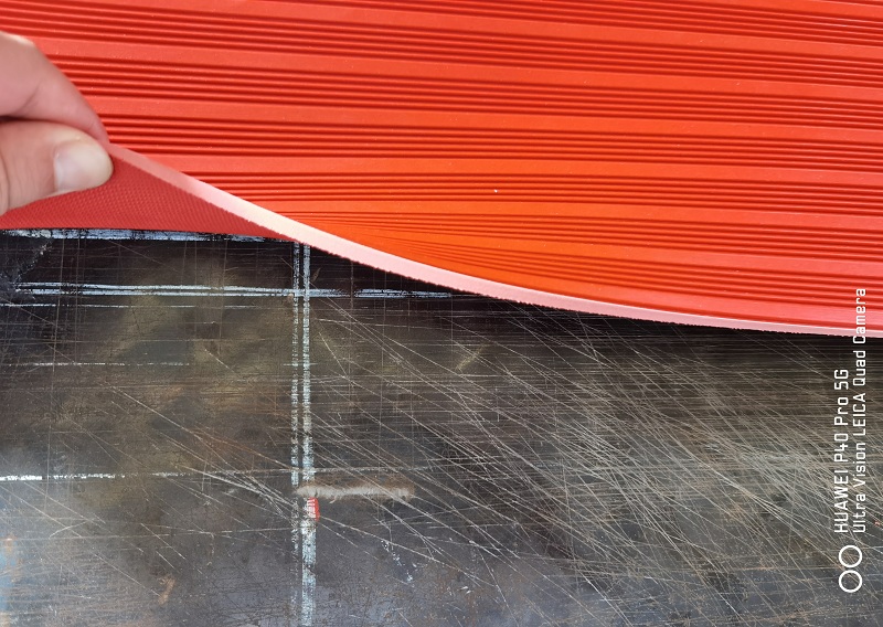 寬細條紋橡膠板